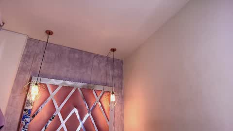  V I C T O R I A   online show from April 12, 11:25 am