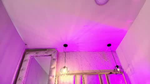  V I C T O R I A   online show from June 16, 12:09 pm