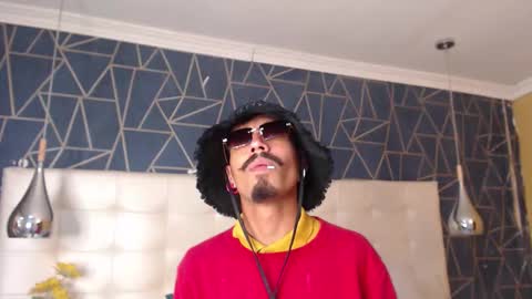 Noah online show from February 15, 7:01 pm