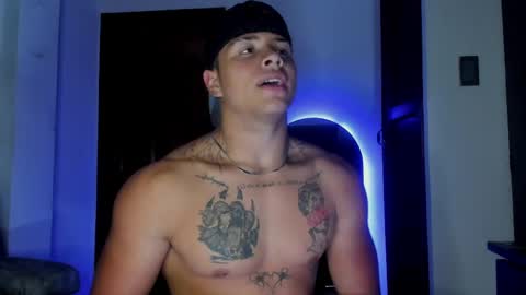 noah_223 online show from May 31, 3:49 am