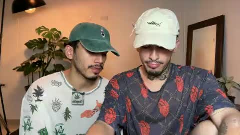 noah_and_steven online show from June 13, 2:55 am
