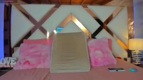 Sara  online show from February 25, 6:25 am