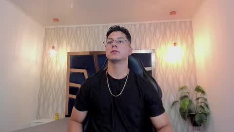 Noah online show from March 21, 5:17 pm