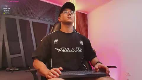 Noah online show from February 9, 11:40 pm