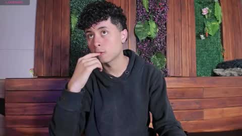 noah_dupont_ online show from March 1, 12:42 pm