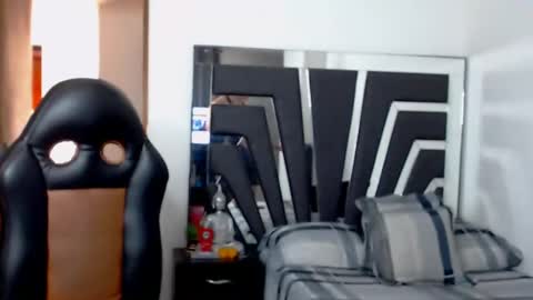 Noah Harris01 online show from December 5, 1:01 pm