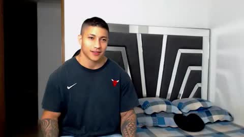 Noah Harris01 online show from April 4, 3:24 am