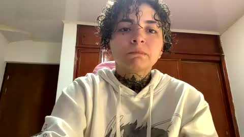 noah hehim    online show from January 27, 1:05 am