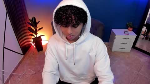 noah_smith04 online show from November 5, 12:18 pm