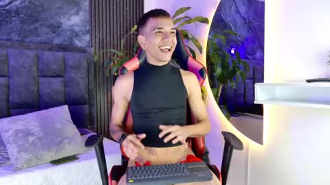 Noah online show from April 24, 3:36 pm