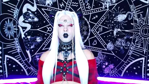 caroline online show from April 6, 10:33 pm