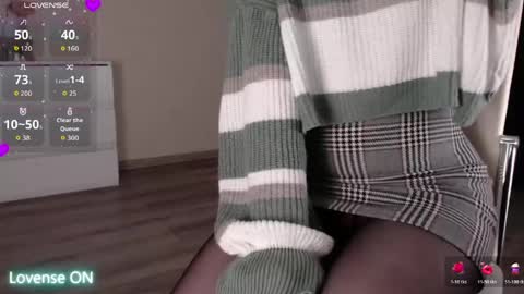 noelleneptune online show from April 17, 10:17 am