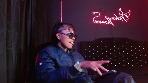 Noha Thomson online show from January 18, 1:25 am