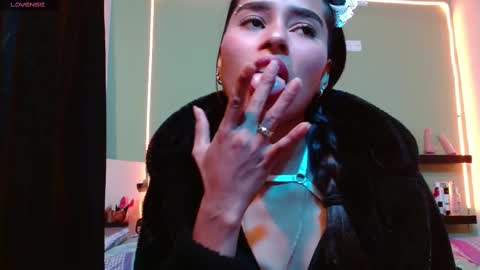 Noha Thomson online show from February 14, 10:04 pm