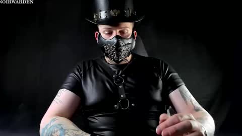 Noir online show from February 18, 7:13 pm