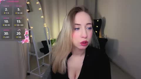 Isabelle online show from February 19, 10:20 pm