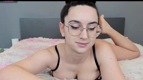 Ayleen online show from December 18, 7:47 am