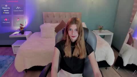 Nora online show from March 4, 8:06 pm