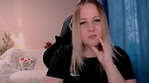 hi glad to chat online show from February 28, 7:34 am