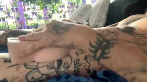 notapouta online show from December 28, 9:51 pm