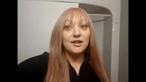 Snapshot of notouchmami chatting on October 16, 4:12 am notouchmami online show from October 16, 4:12 am