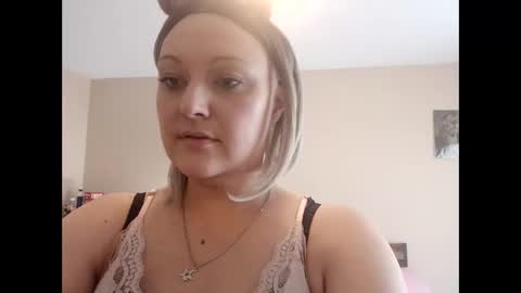 Snapshot of notouchmami chatting on October 27, 6:41 pm notouchmami online show from October 27, 6:41 pm