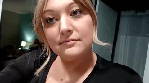 Snapshot of notouchmami chatting on September 21, 9:02 am notouchmami online show from September 21, 9:02 am