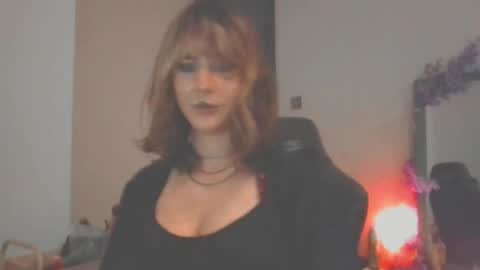 Lucy online show from July 28, 10:42 pm