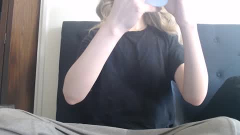 Olivia online show from March 12, 9:35 pm