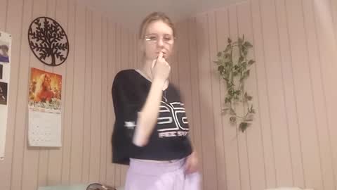 Sari  It is my first day  online show from February 25, 3:37 pm