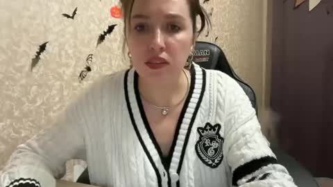 Snapshot of nuitblanche_vibes chatting on October 21, 7:24 am nuitblanche_vibes online show from October 21, 7:24 am