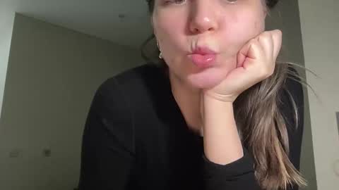 Ema online show from February 11, 5:17 pm