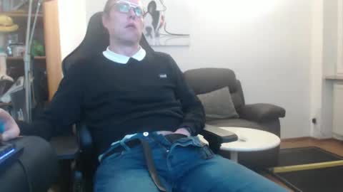 nursefan online show from January 6, 7:18 pm