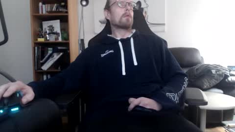 nursefan online show from December 4, 12:38 pm