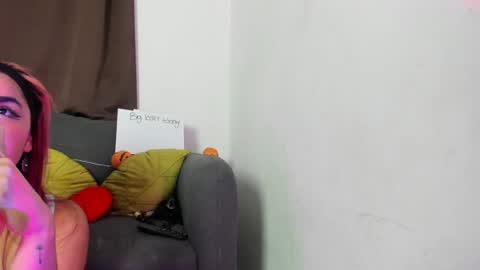 Nia online show from November 10, 12:13 am