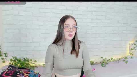 Kat online show from December 3, 6:19 pm