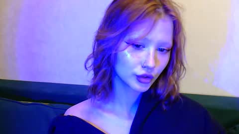 nyra_thira online show from December 4, 2:11 am