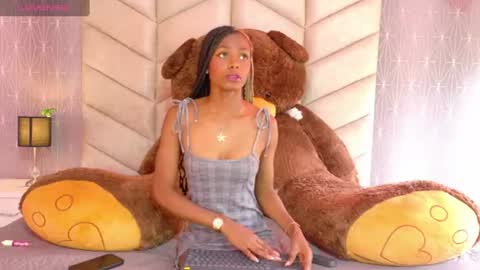 nyxvelvet1 online show from August 4, 7:21 pm