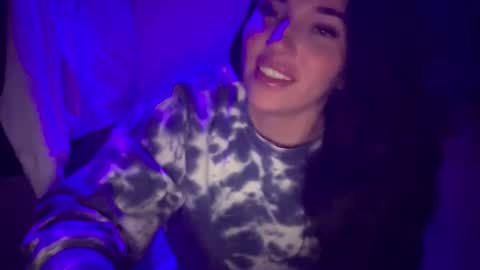 A L A R A  online show from November 6, 3:31 am