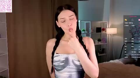 Lynna online show from July 17, 11:12 am