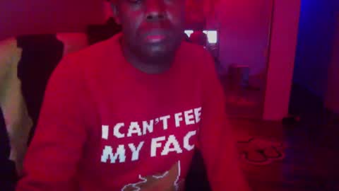 Snapshot of officialmoneyxxx chatting on December 12, 12:55 pm Money online show from December 12, 12:55 pm