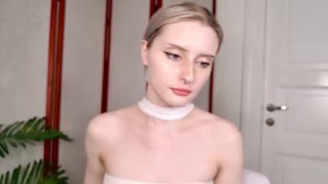Lily online show from July 17, 2:30 pm