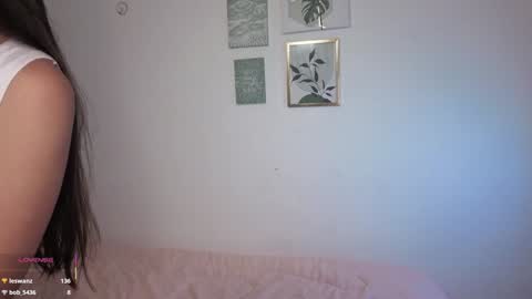 ohanna_ online show from March 10, 12:59 am