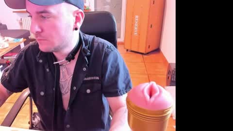 Chris online show from June 6, 9:37 am