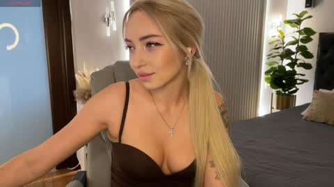 Emma online show from April 2, 1:13 am