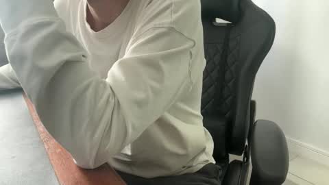 ohmymichael online show from April 13, 11:47 am