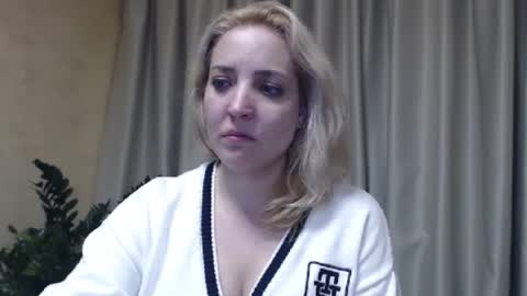 Mari online show from March 5, 9:15 pm