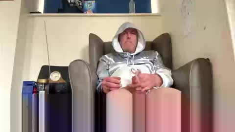 oiljames167 online show from March 8, 11:03 am