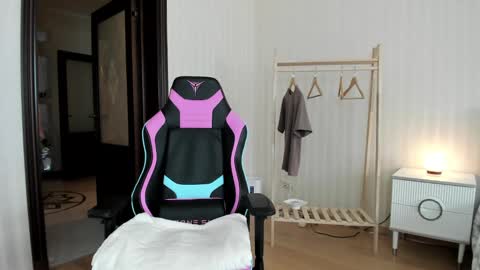            Welcome to my fans page  online show from March 3, 9:44 am