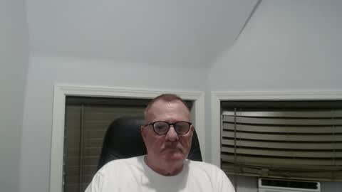 oldguybigd online show from September 13, 5:43 am